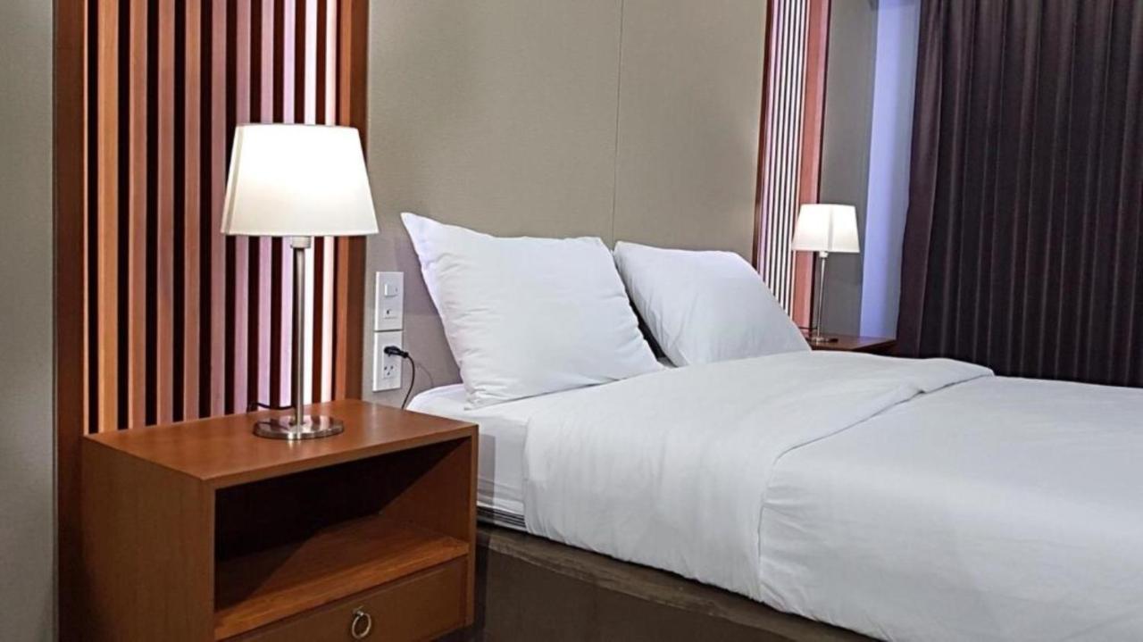 Room58 Бангкок Экстерьер фото